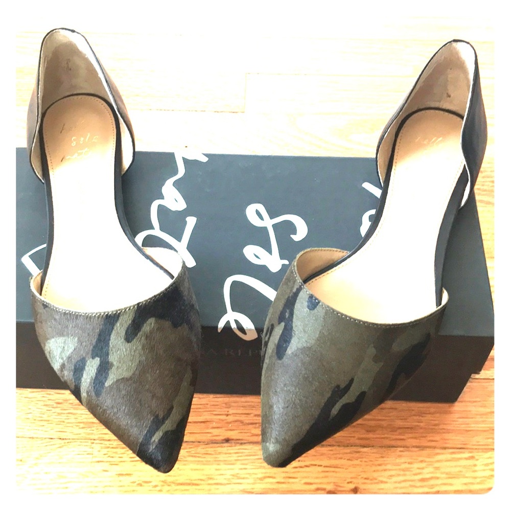 Banana republic Aiden Drsy flats CAMO 8.5